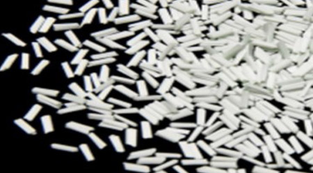 哪些因素会对玻璃纤维的拉伸强度产生影响？